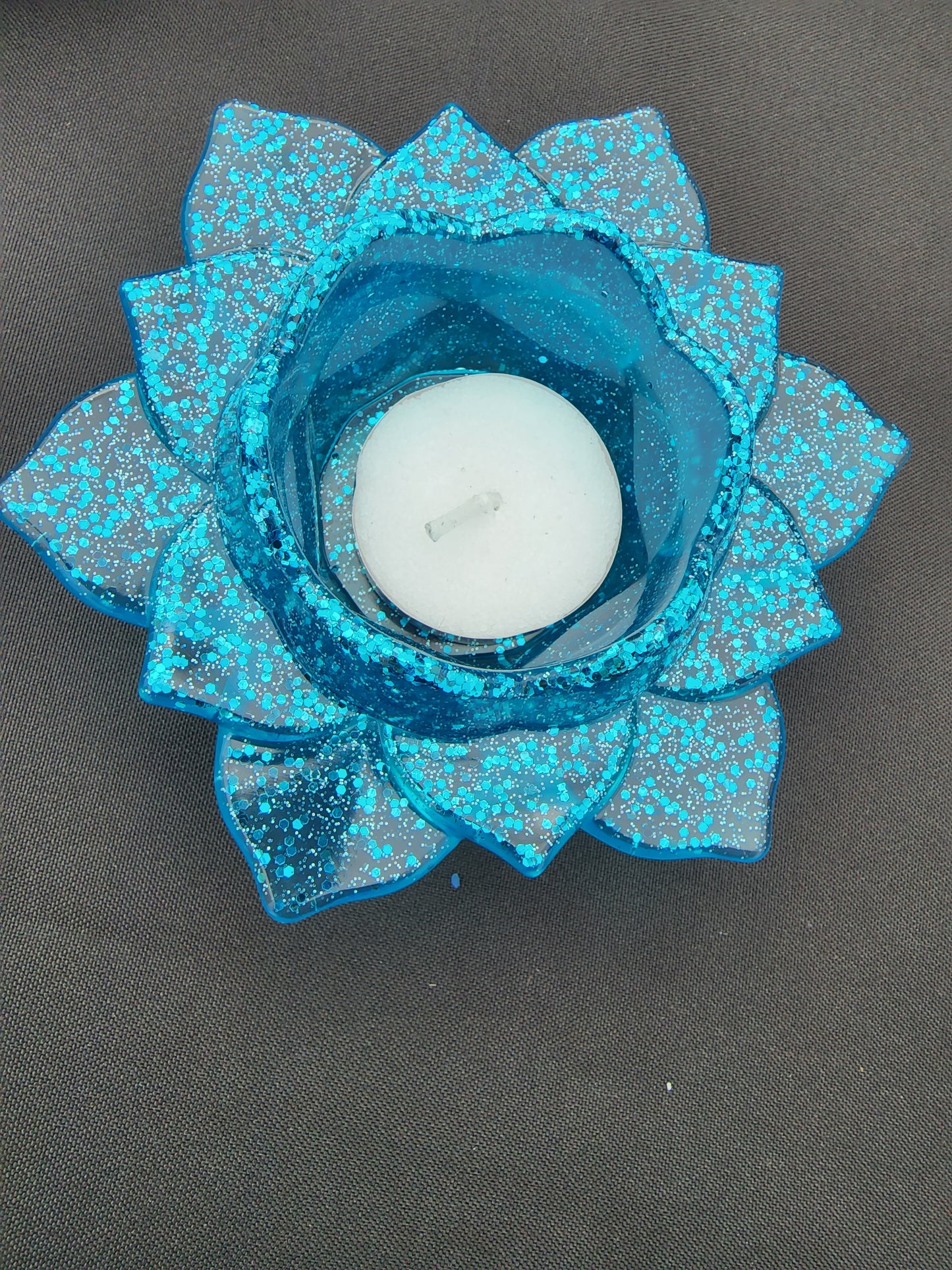 Resin Tea Candle Holder w. Candle