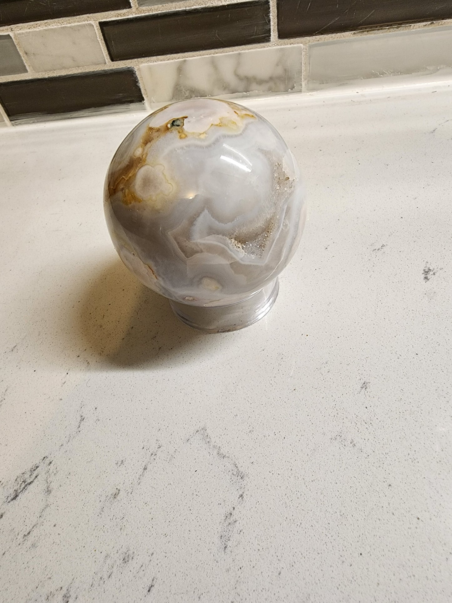 Agate sphere w. Druzy